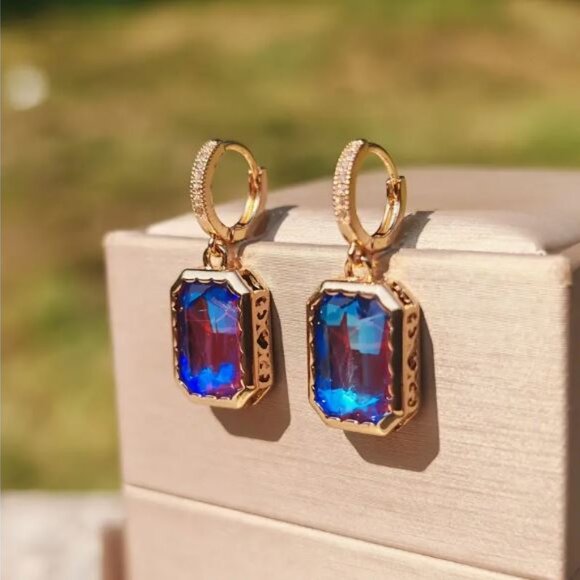 NEW 18K Gold Plated Iridescent Deep Blue Emerald Cut Crystal Drop Earrings - Picture 3 of 4
